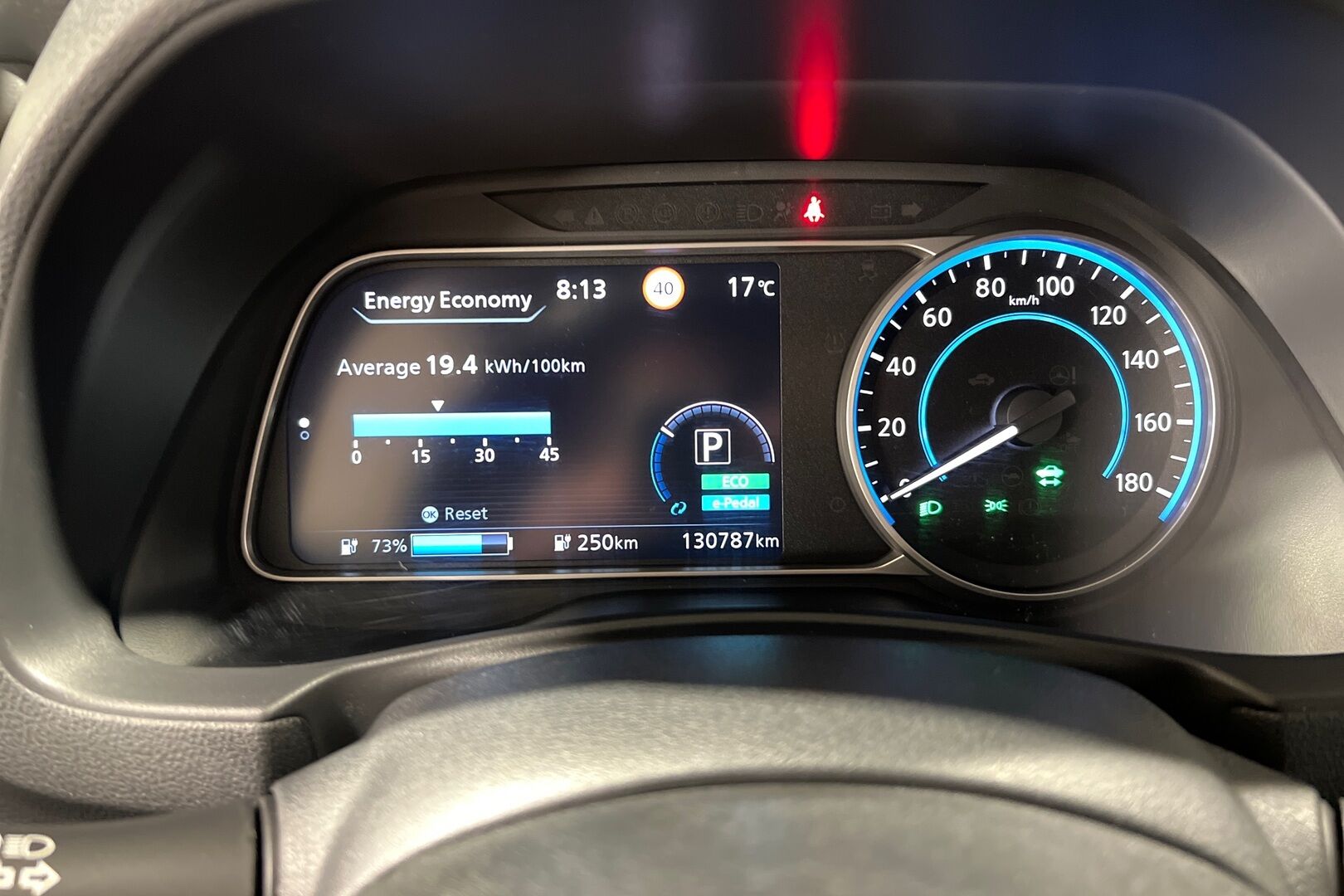 NISSAN LEAF iso kuva 12