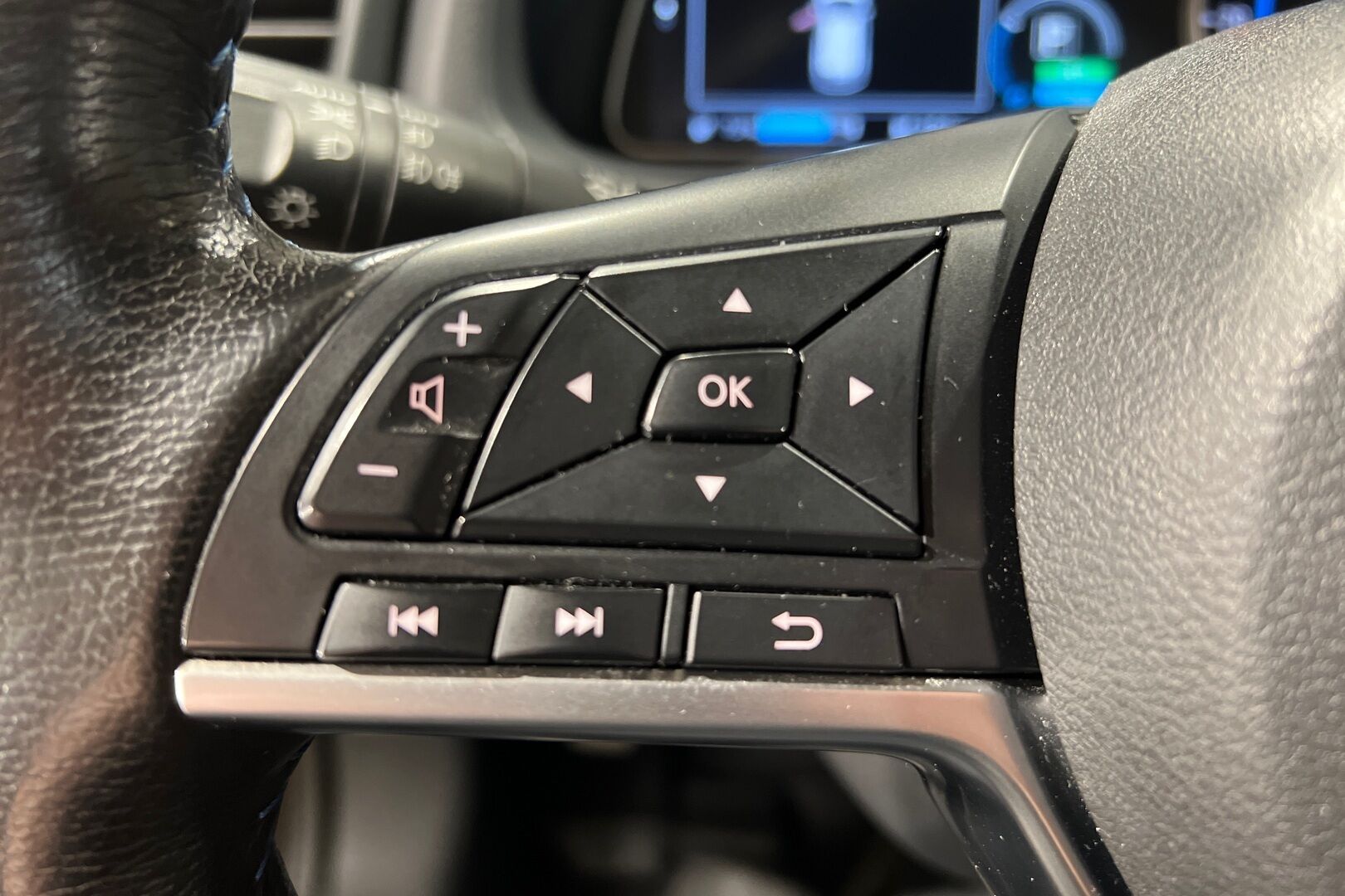 NISSAN LEAF iso kuva 14