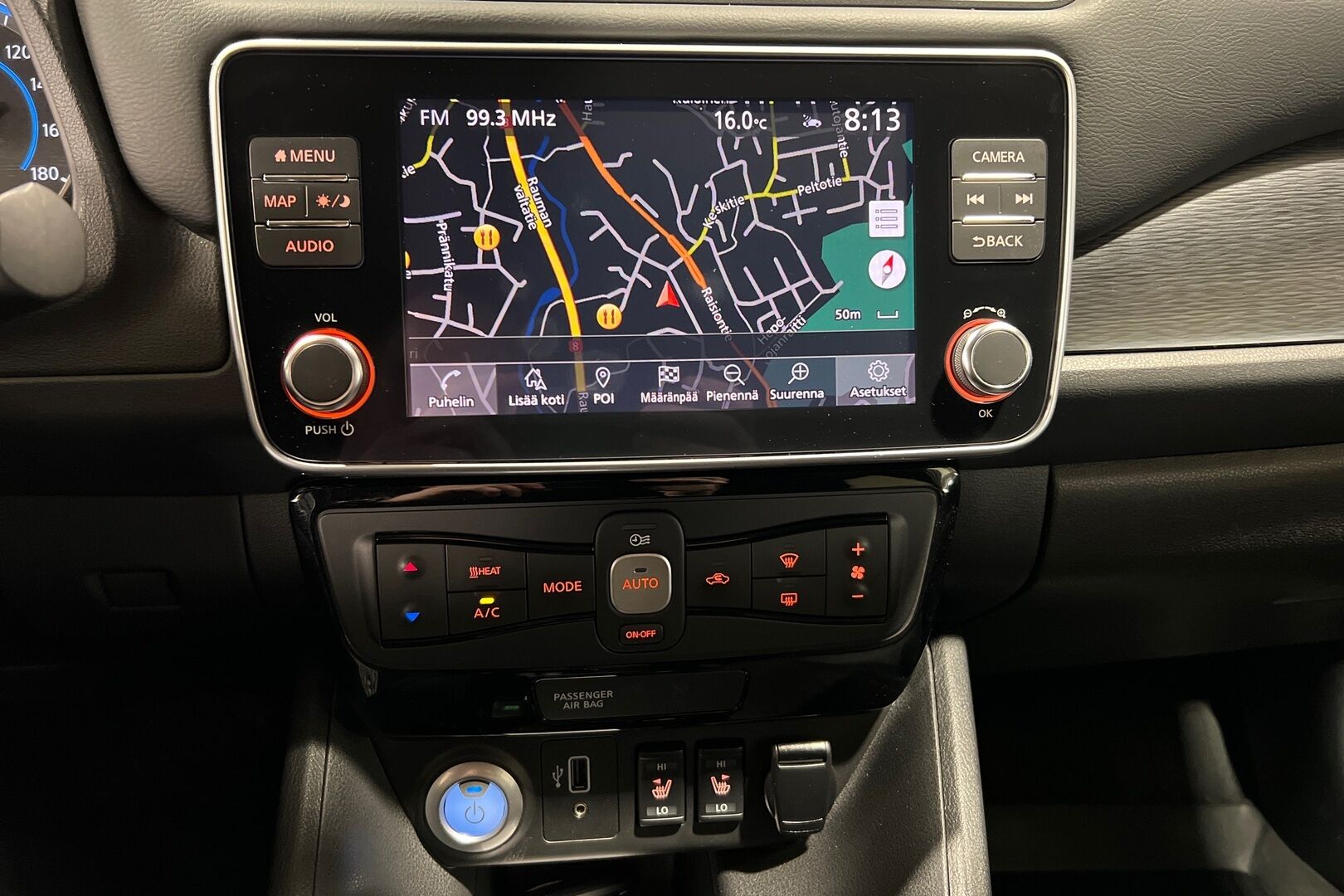 NISSAN LEAF iso kuva 18