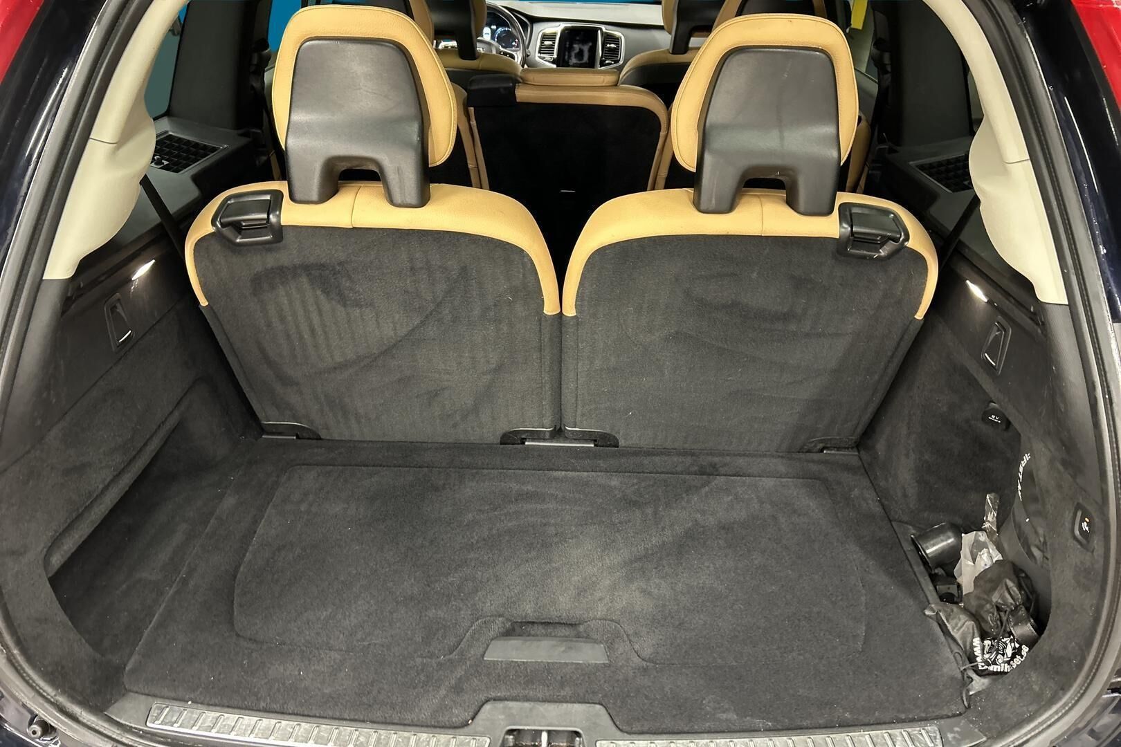 Volvo XC90 iso kuva 11
