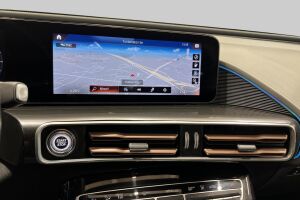 Mercedes-Benz EQC esikatselu 15