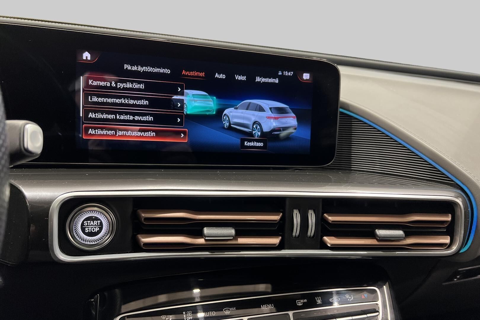 Mercedes-Benz EQC iso kuva 21