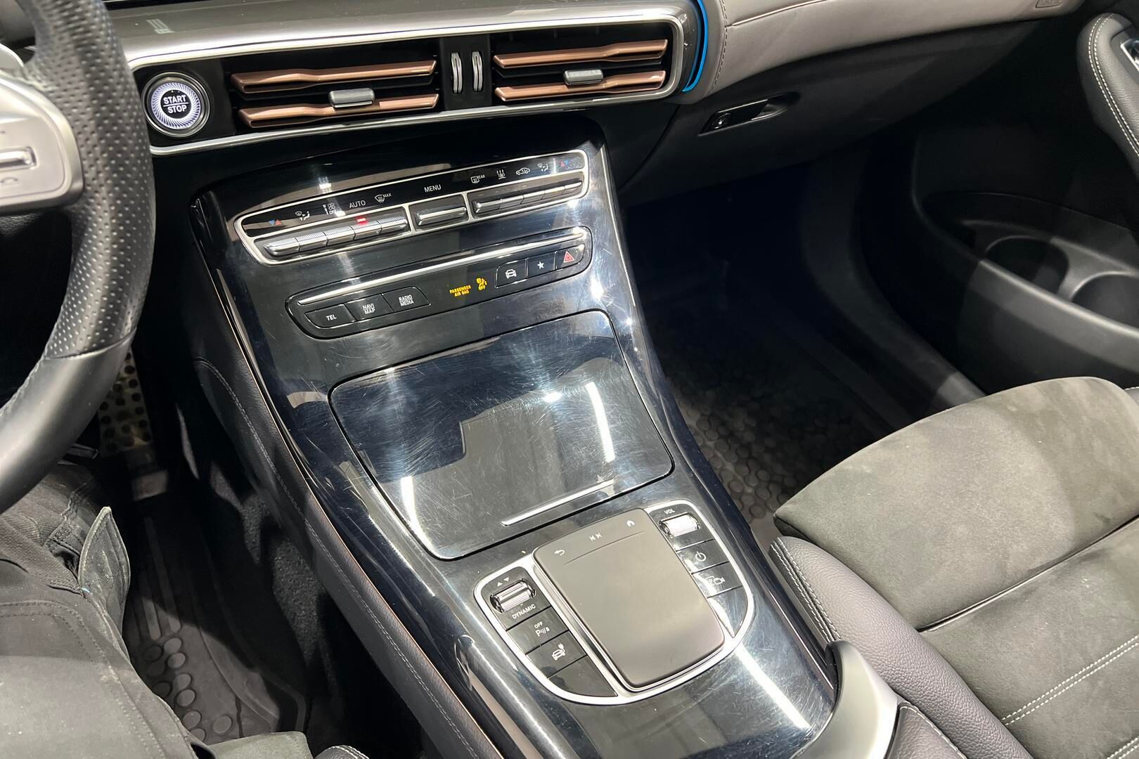 Mercedes-Benz EQC iso kuva 26