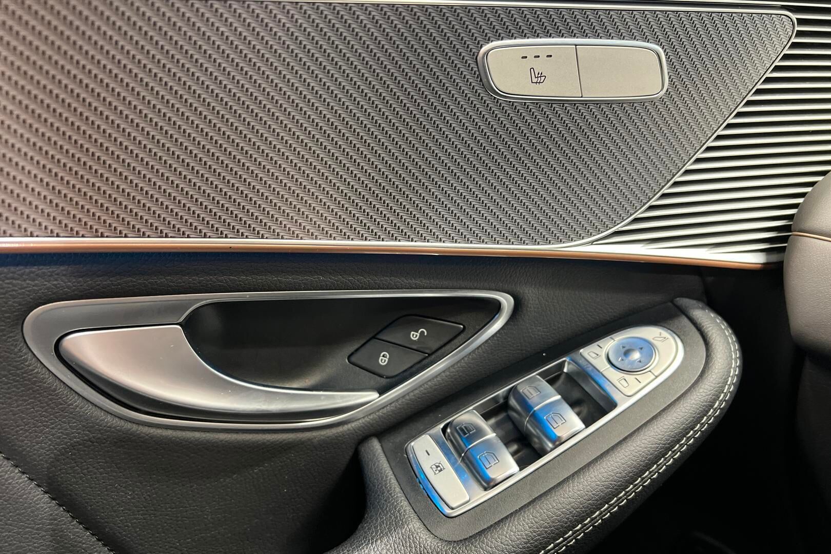 Mercedes-Benz EQC iso kuva 29