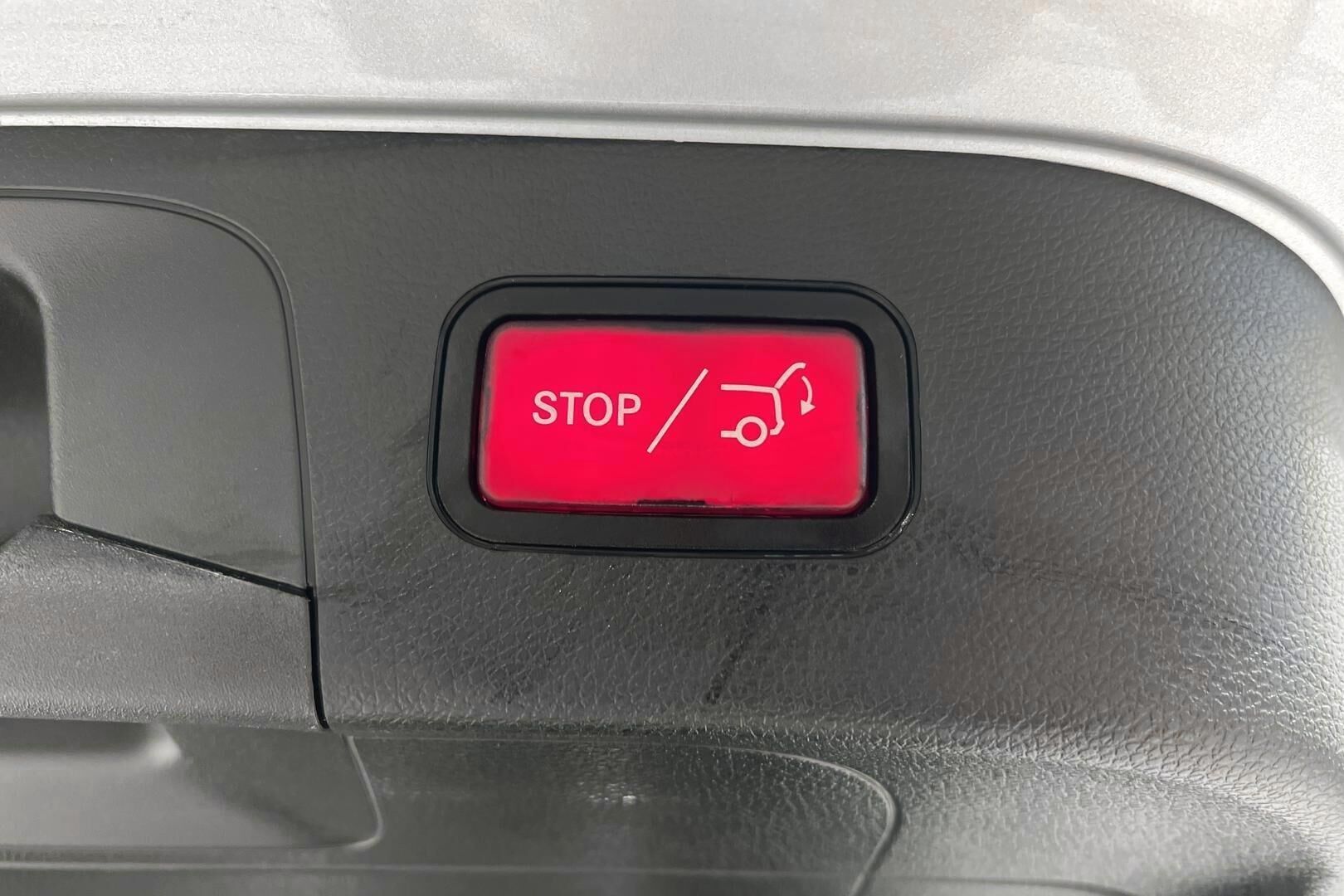 Mercedes-Benz EQC iso kuva 36