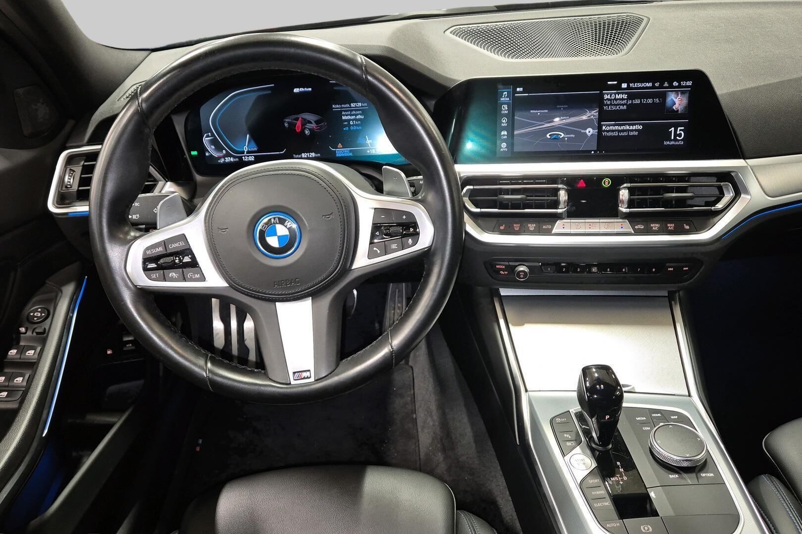 BMW 3-SARJA iso kuva 2
