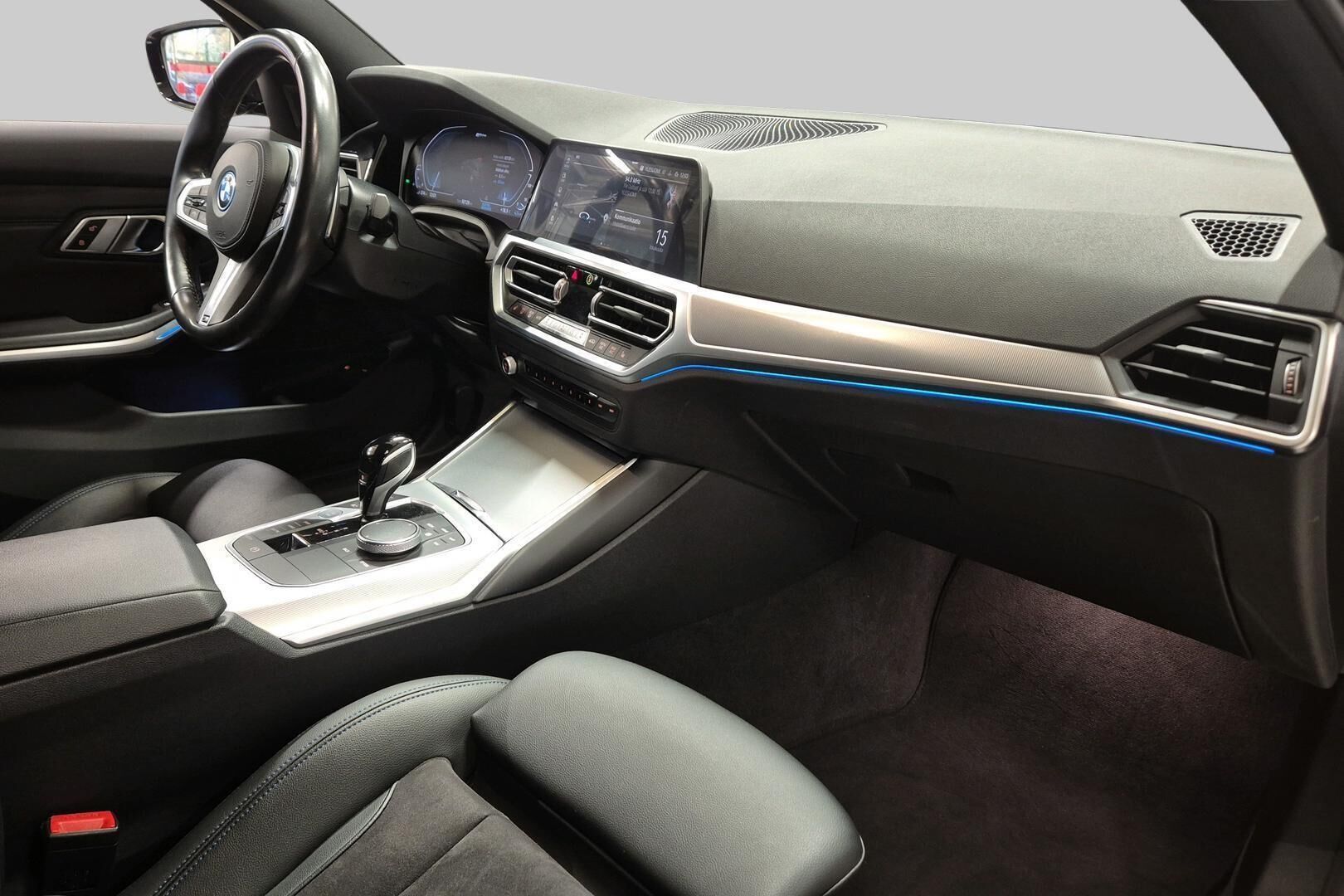 BMW 3-SARJA iso kuva 5