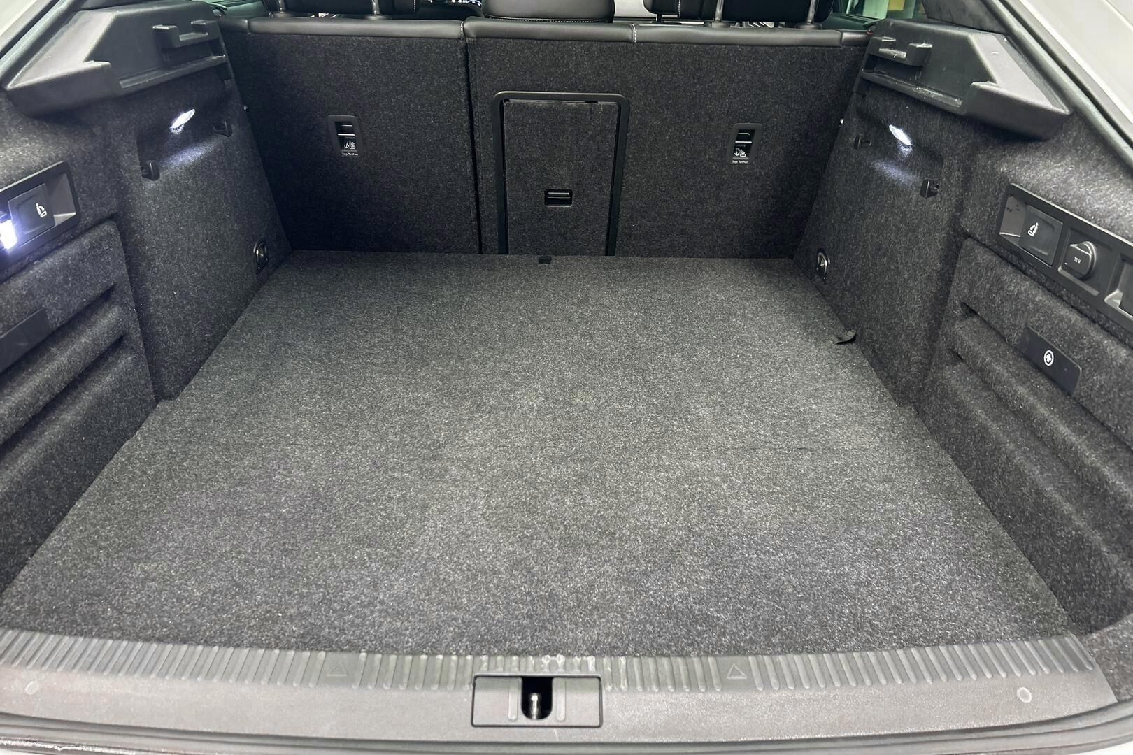 Skoda Superb iso kuva 12