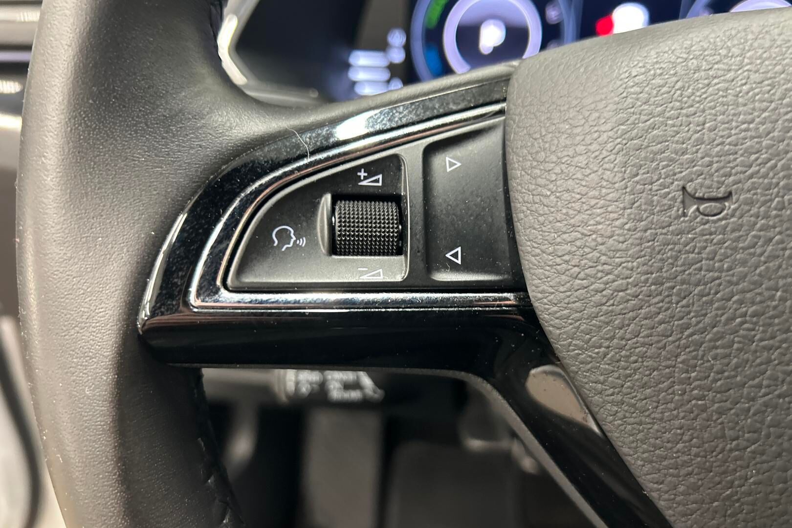 Skoda Superb iso kuva 18