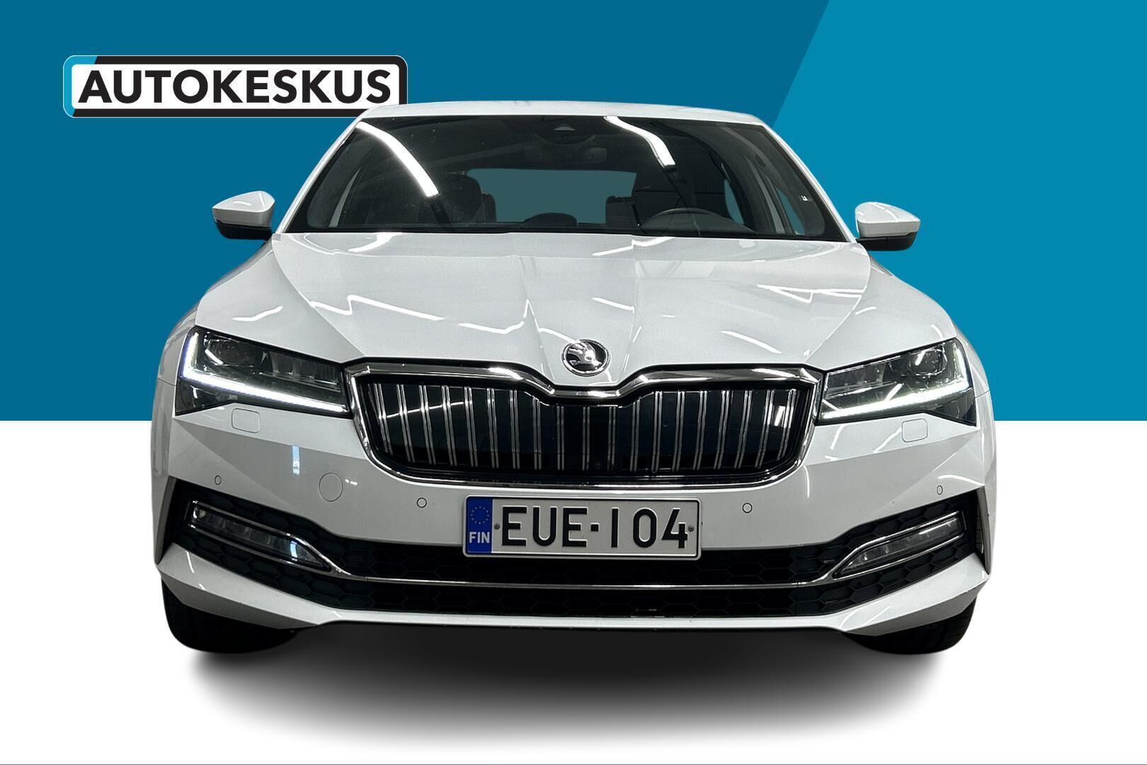 Skoda Superb iso kuva 2