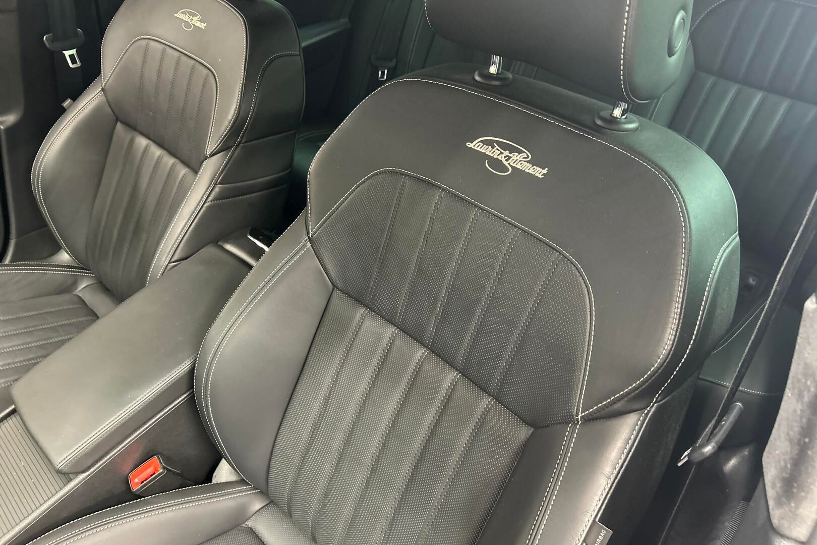 Skoda Superb iso kuva 25