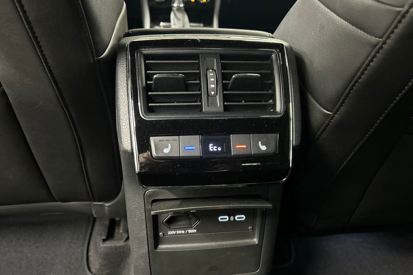 Skoda Superb iso kuva 26