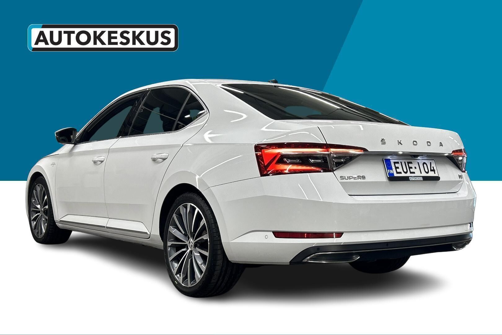 Skoda Superb iso kuva 7