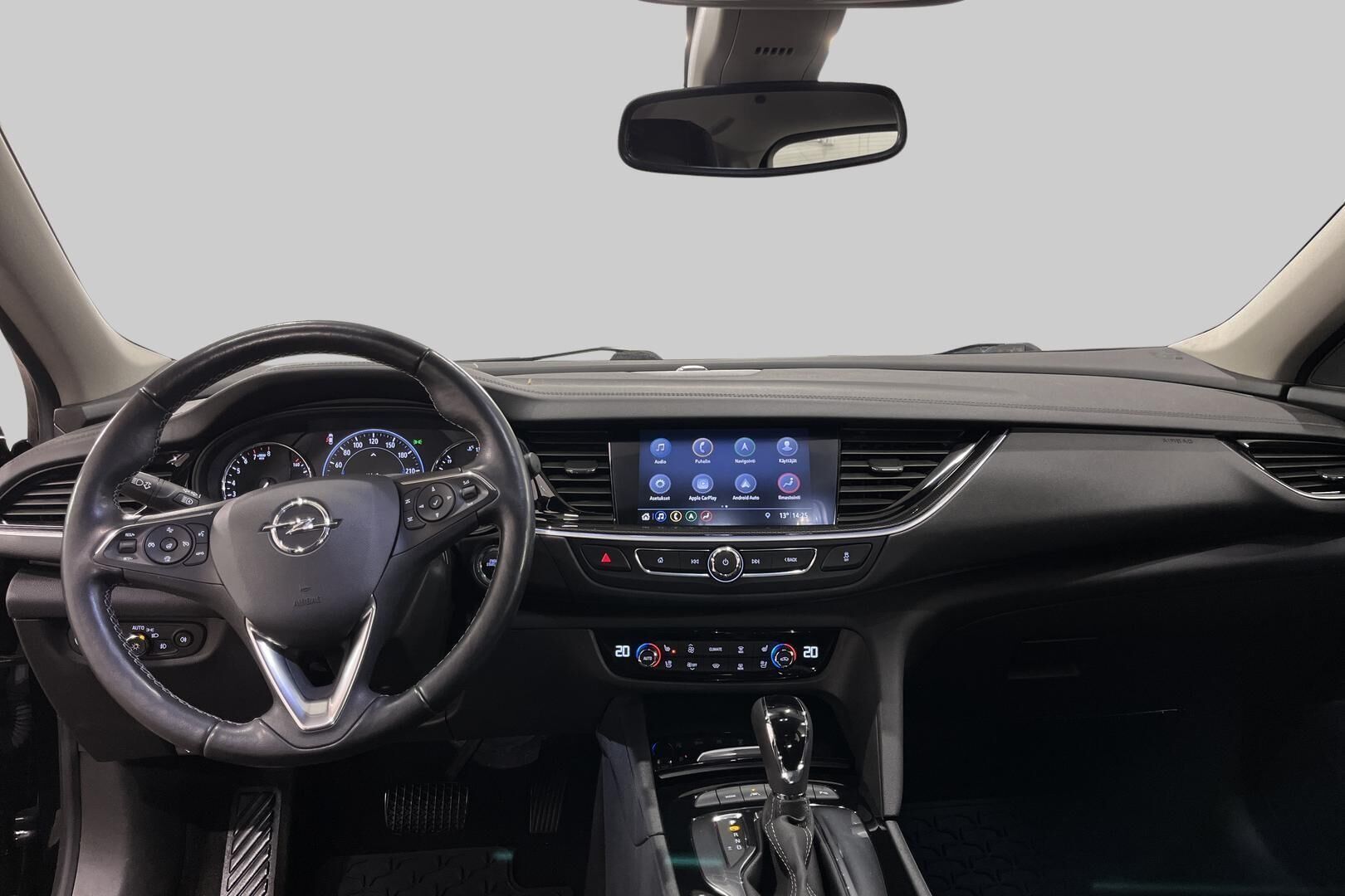 Opel Insignia iso kuva 11