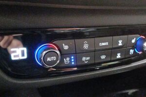 Opel Insignia esikatselu 17