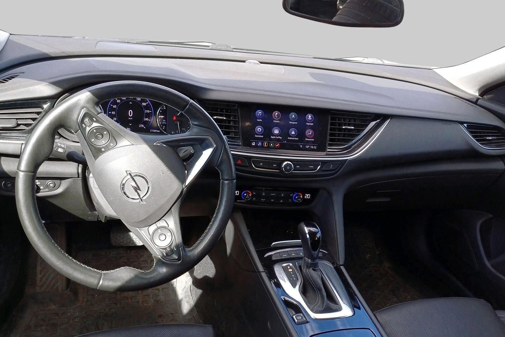 Opel Insignia iso kuva 2