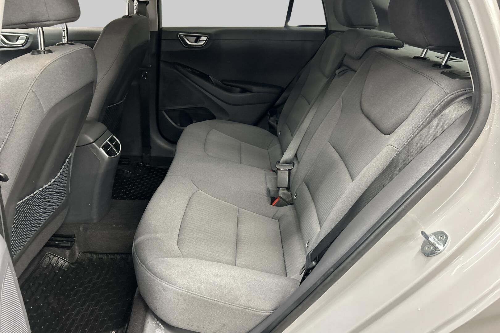 Hyundai IONIQ electric iso kuva 9