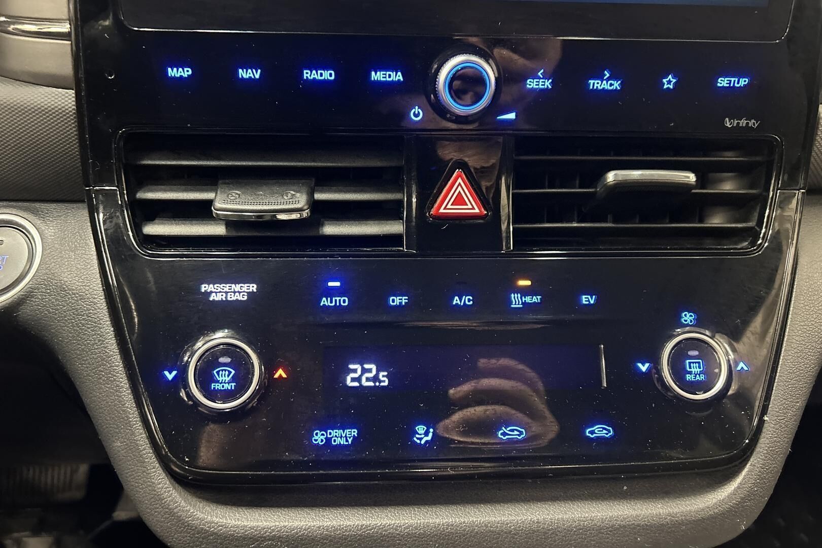 Hyundai IONIQ electric iso kuva 15