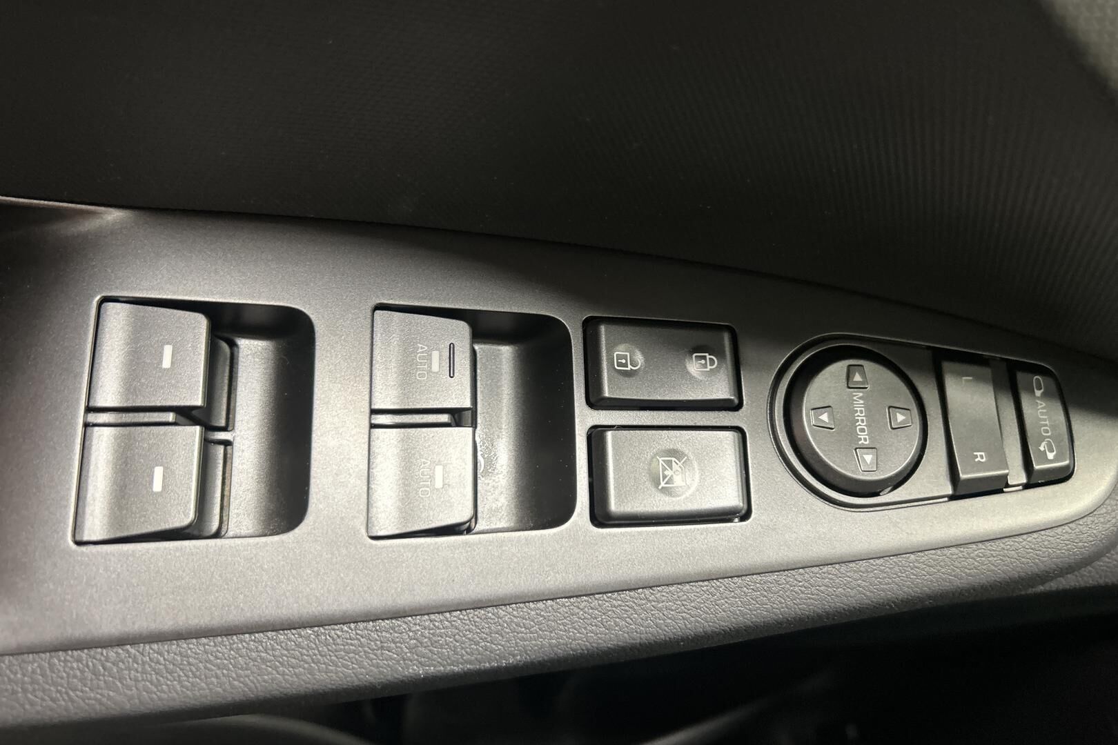 Hyundai IONIQ electric iso kuva 19