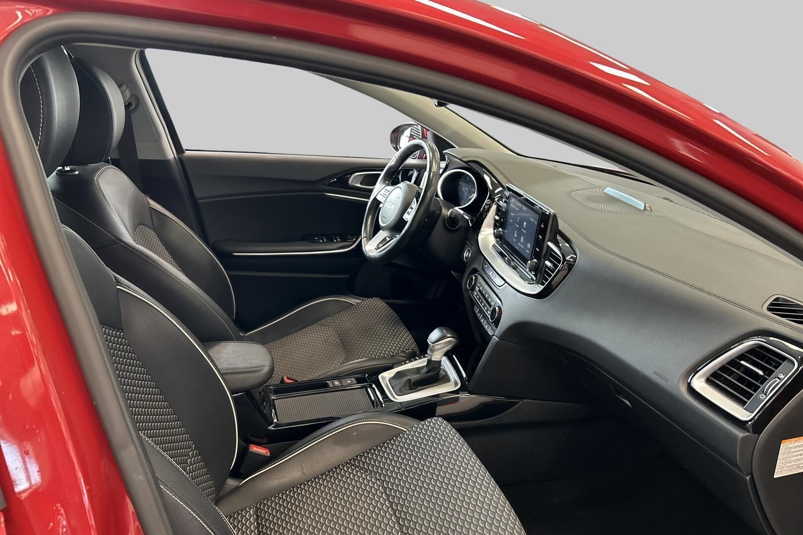 KIA XCeed iso kuva 27