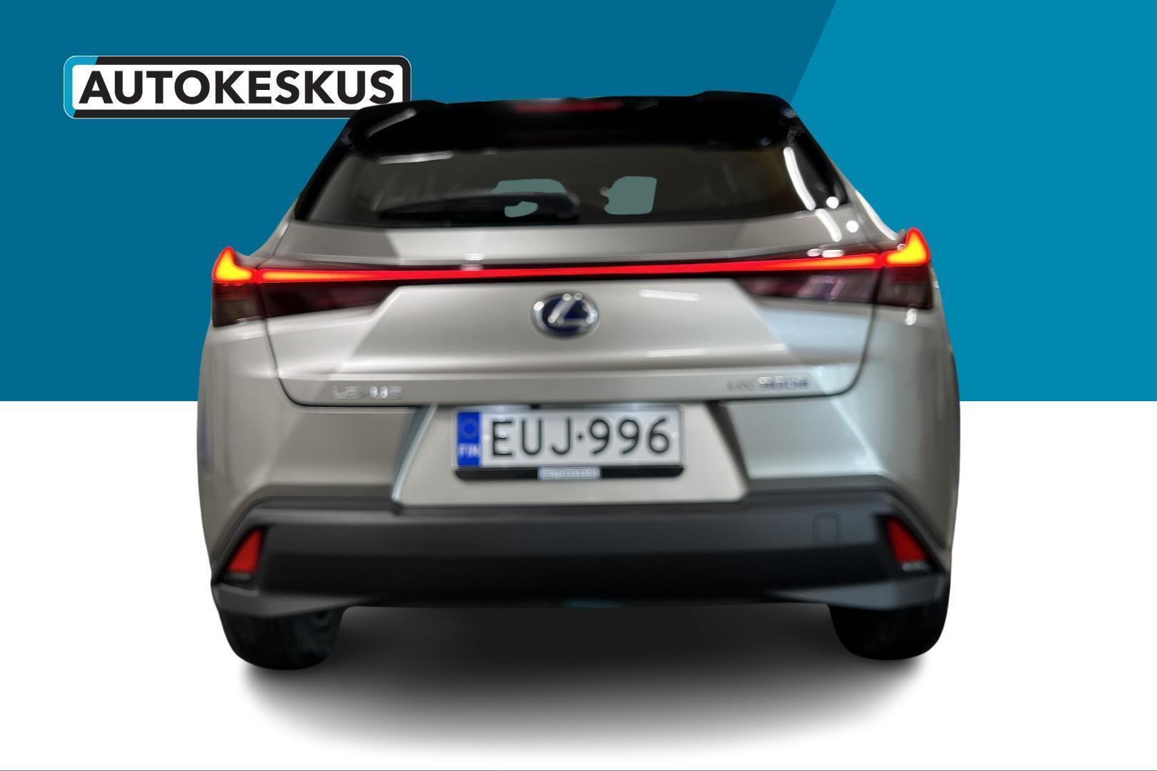 Lexus UX iso kuva 1