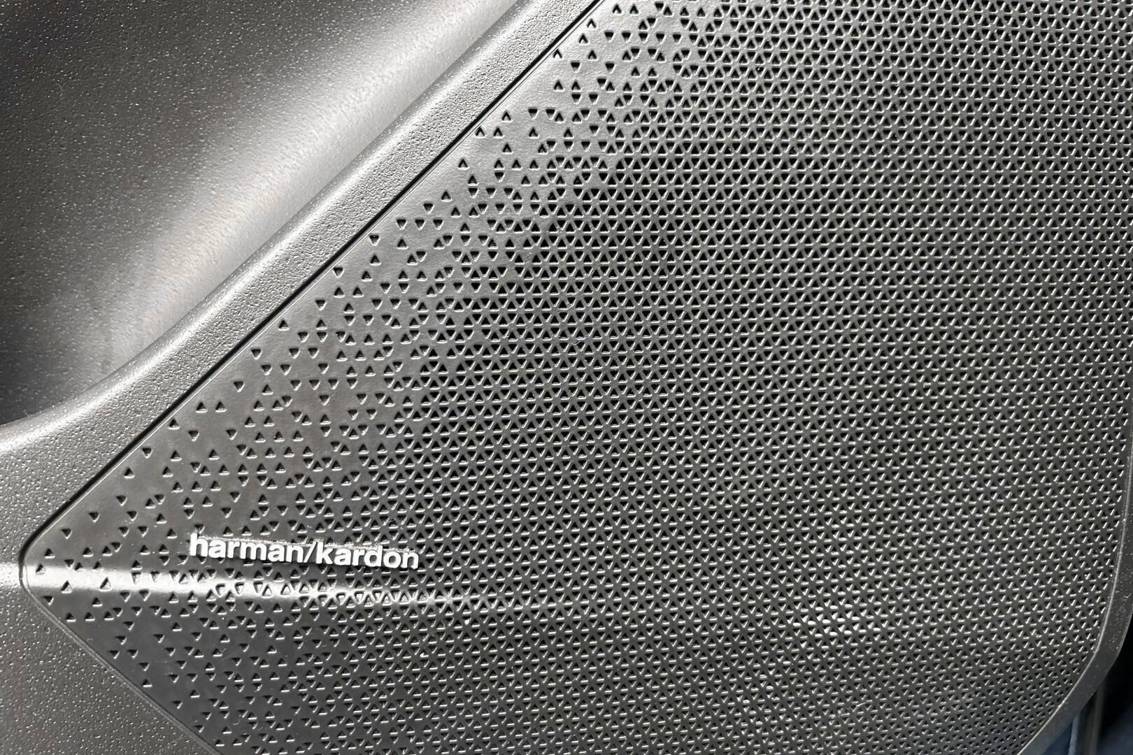 Kia Niro iso kuva 23