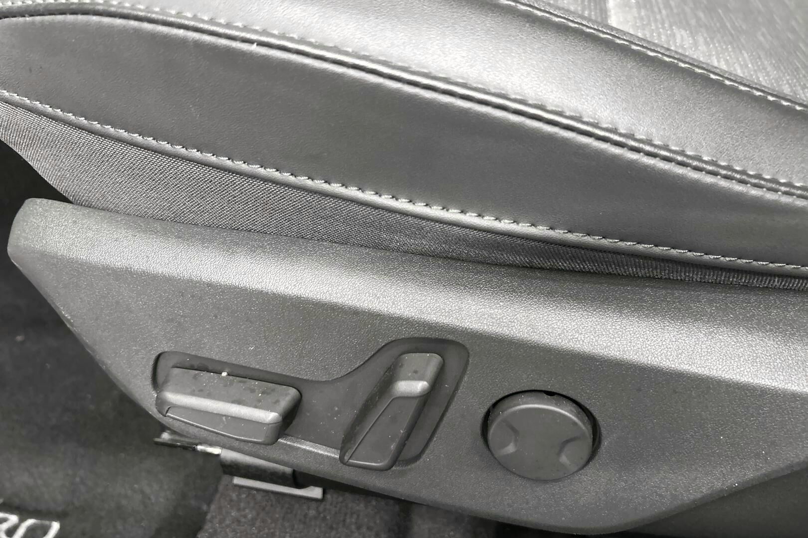 Kia Niro iso kuva 11