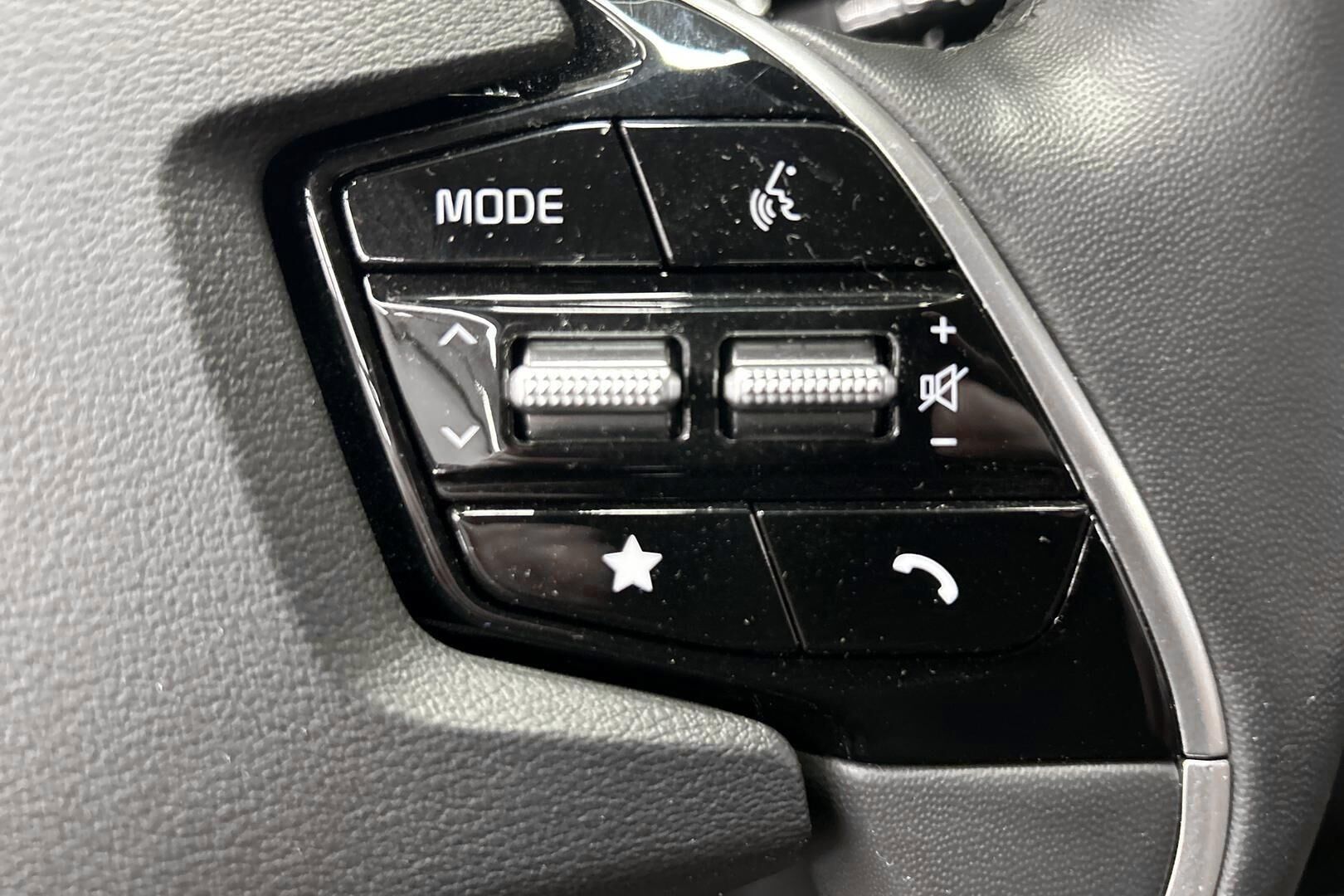 Kia Niro iso kuva 24