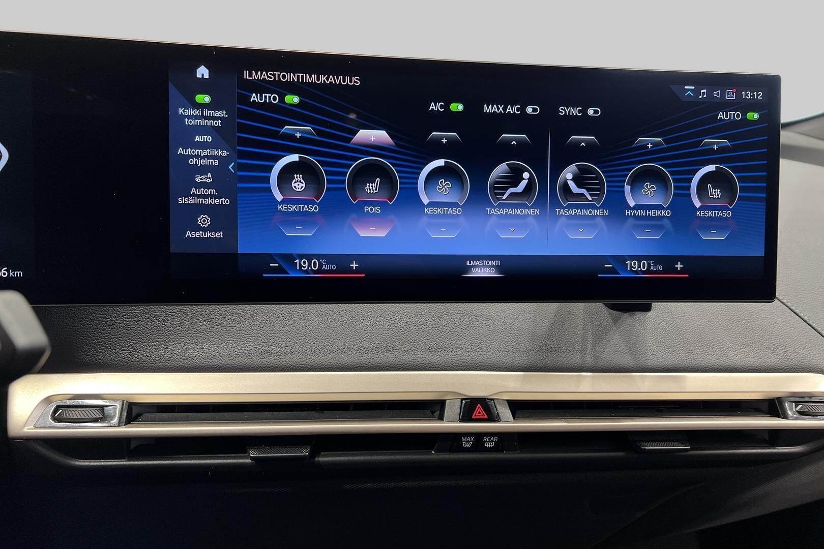 BMW iX iso kuva 18