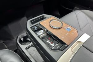 BMW iX esikatselu 23