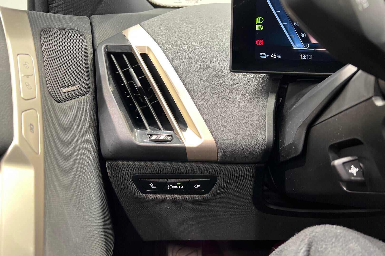 BMW iX iso kuva 28