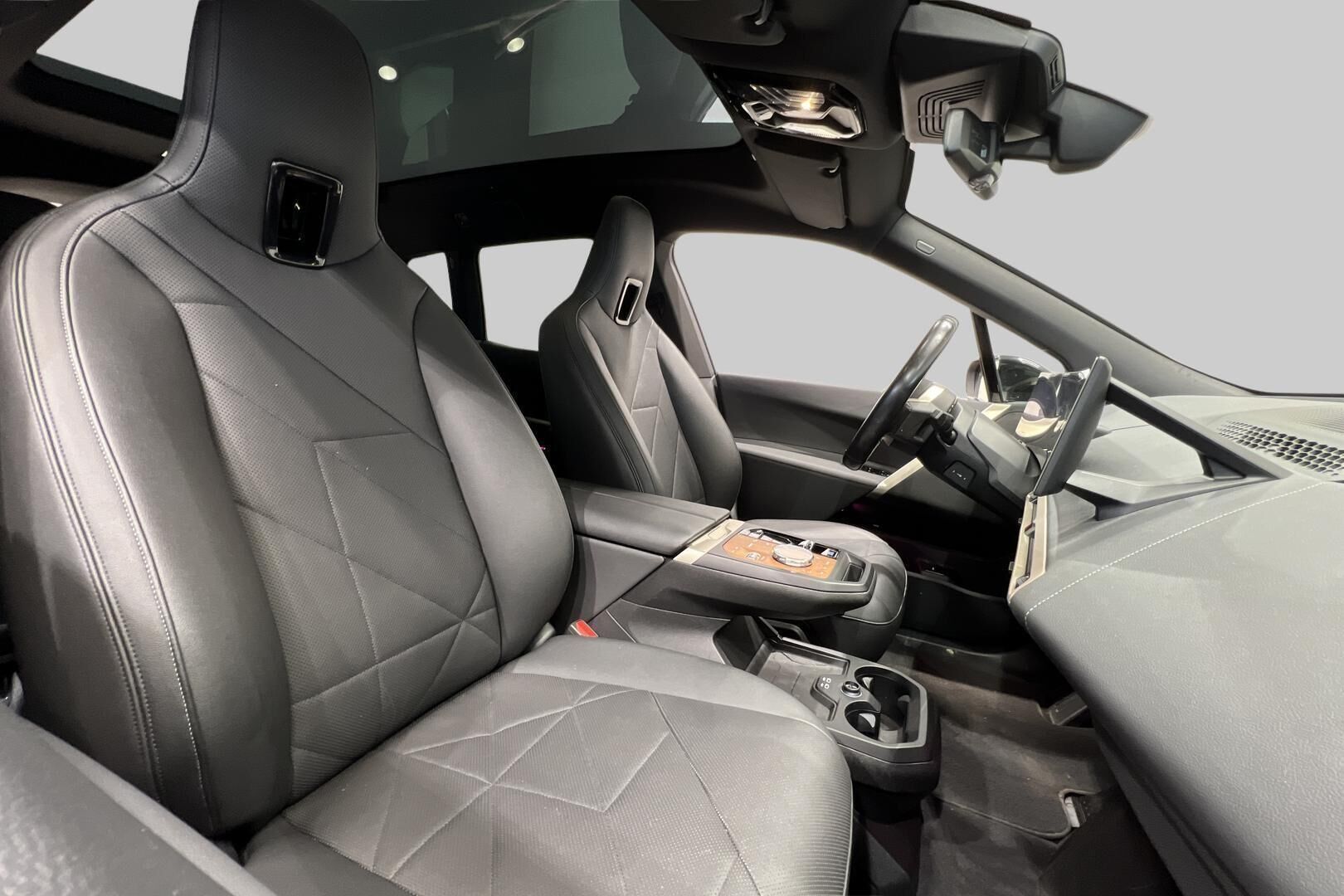 BMW iX iso kuva 43