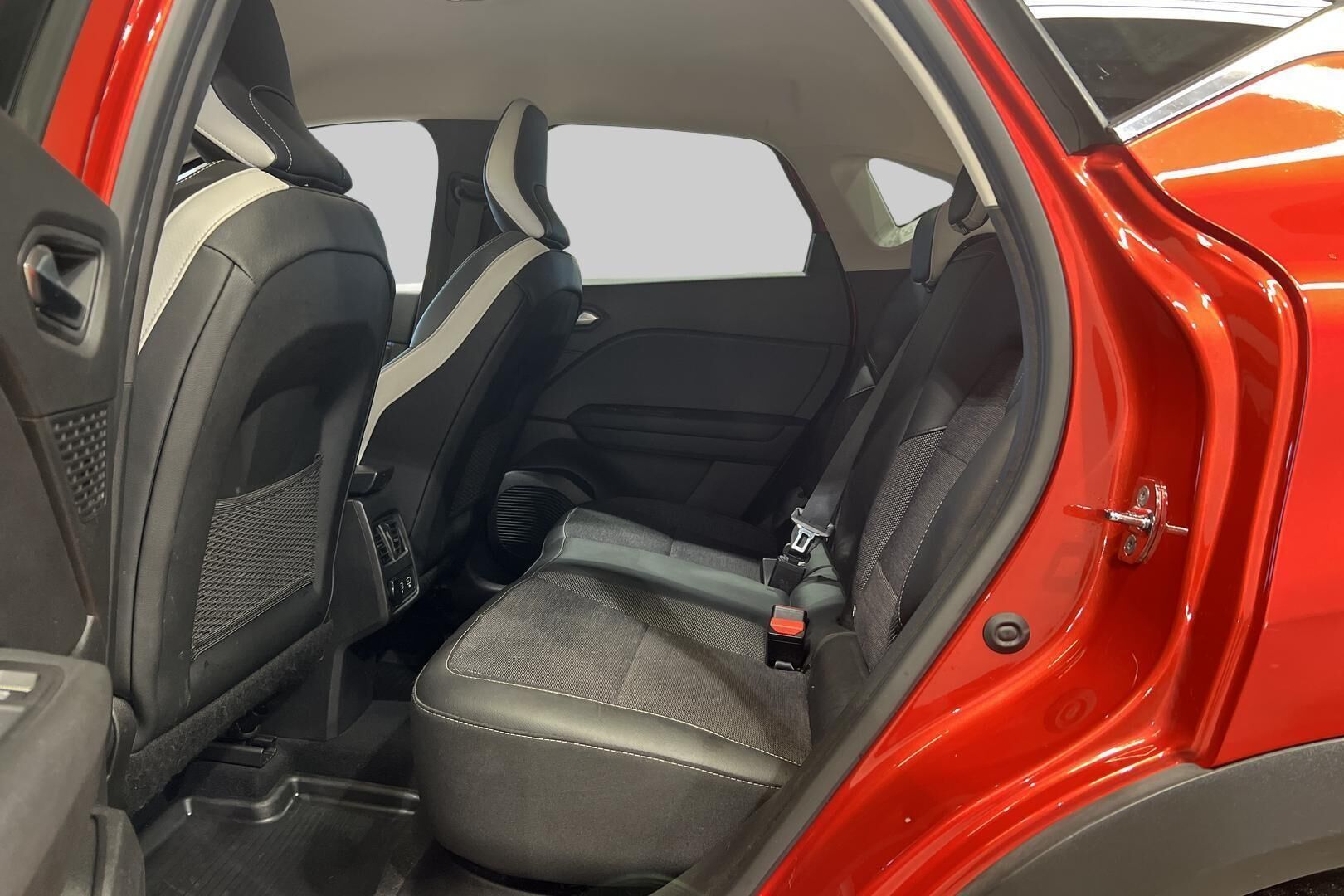 Renault Captur iso kuva 10