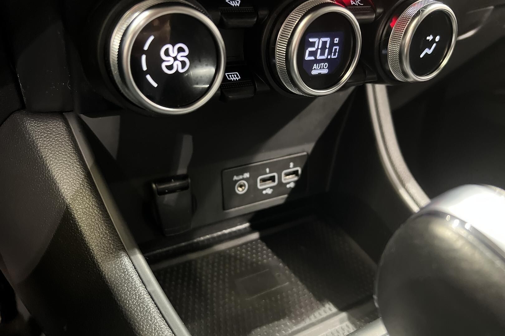 Renault Captur iso kuva 22