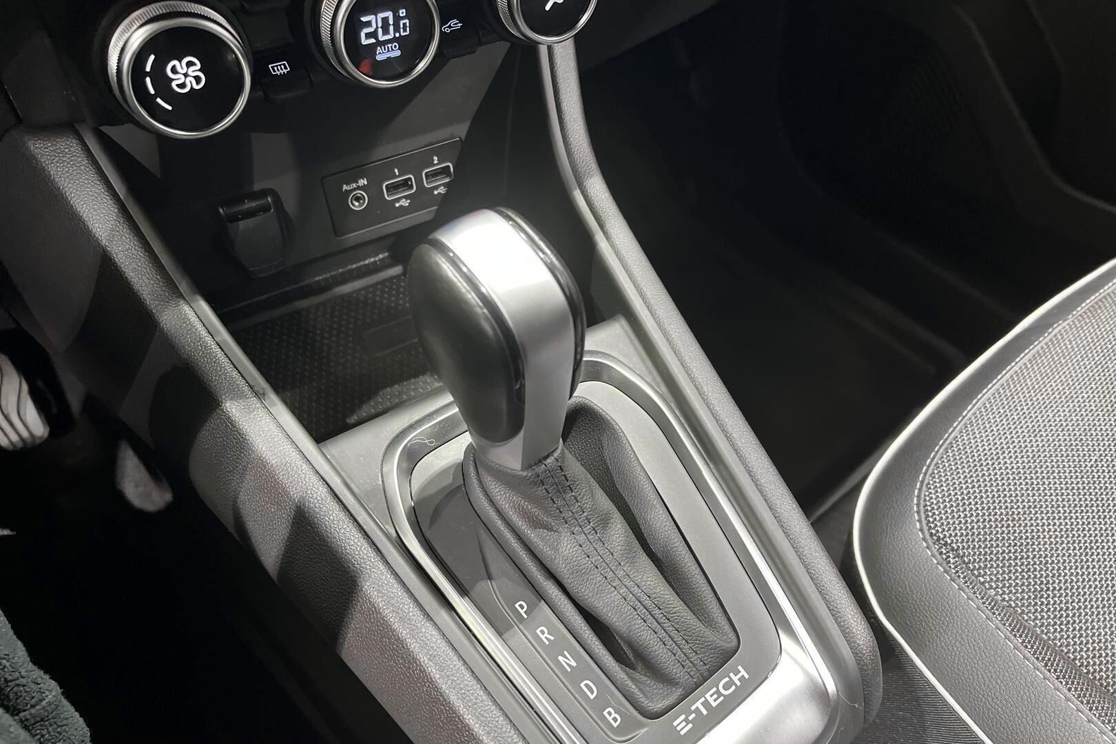 Renault Captur iso kuva 23