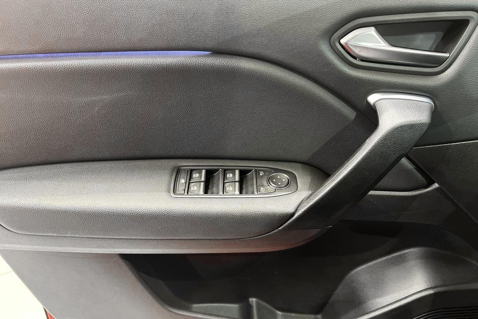 Renault Captur iso kuva 28