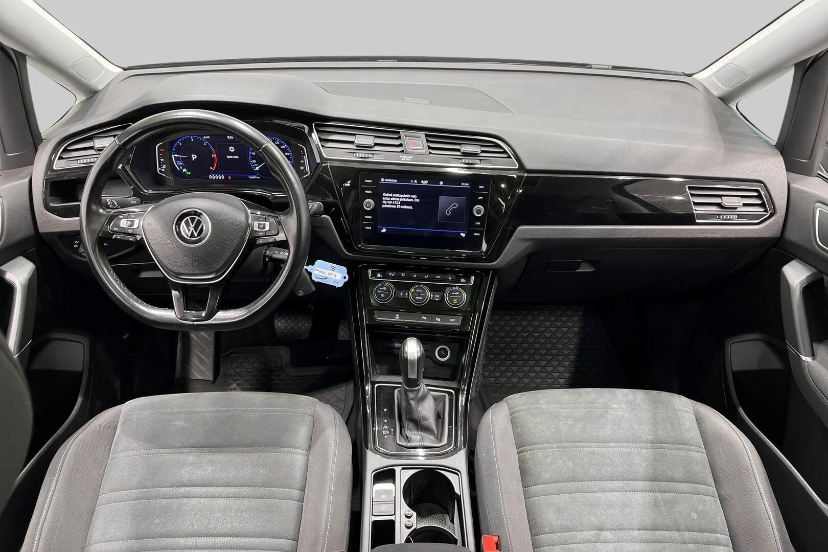 Volkswagen Touran iso kuva 11