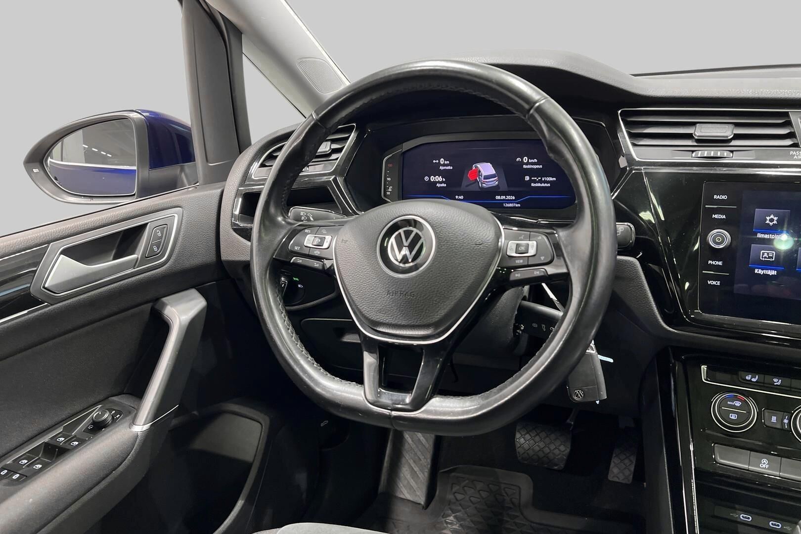 Volkswagen Touran iso kuva 30