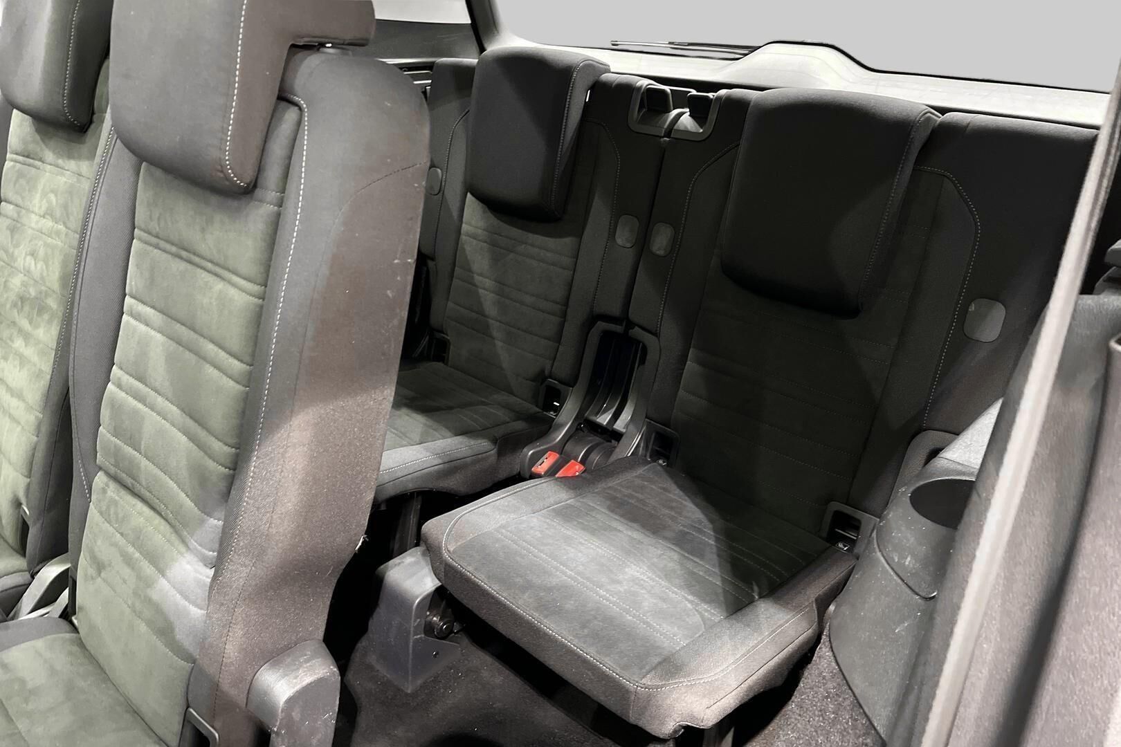 Volkswagen Touran iso kuva 31