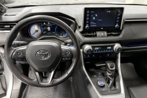 Toyota RAV4 esikatselu 10