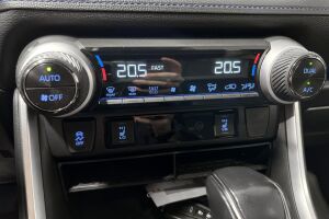 Toyota RAV4 esikatselu 15