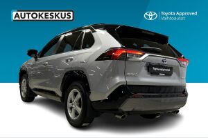 Toyota RAV4 esikatselu 6