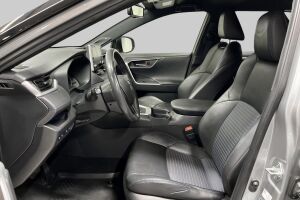 Toyota RAV4 esikatselu 8