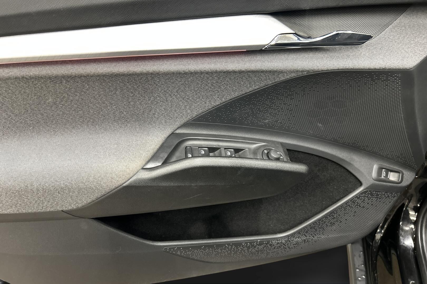 Skoda Enyaq iso kuva 14