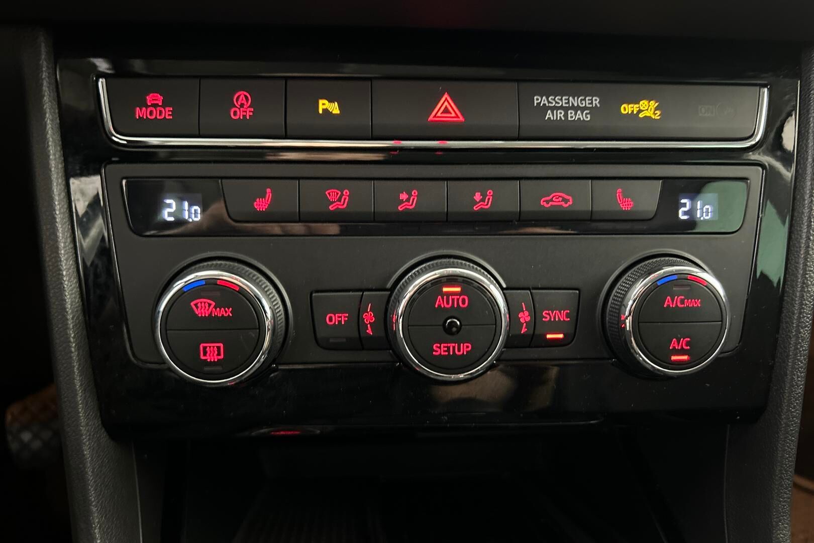 Seat Leon ST iso kuva 17