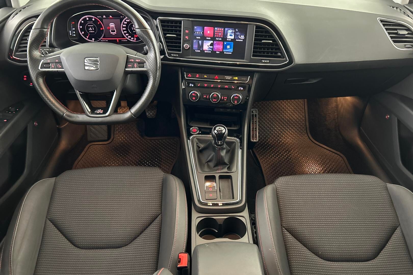 Seat Leon ST iso kuva 24