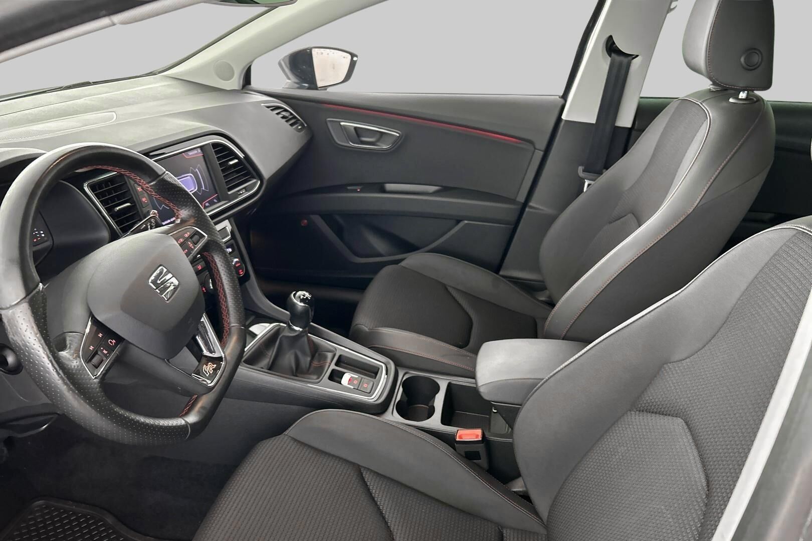 Seat Leon ST iso kuva 8