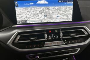BMW X5 esikatselu 16