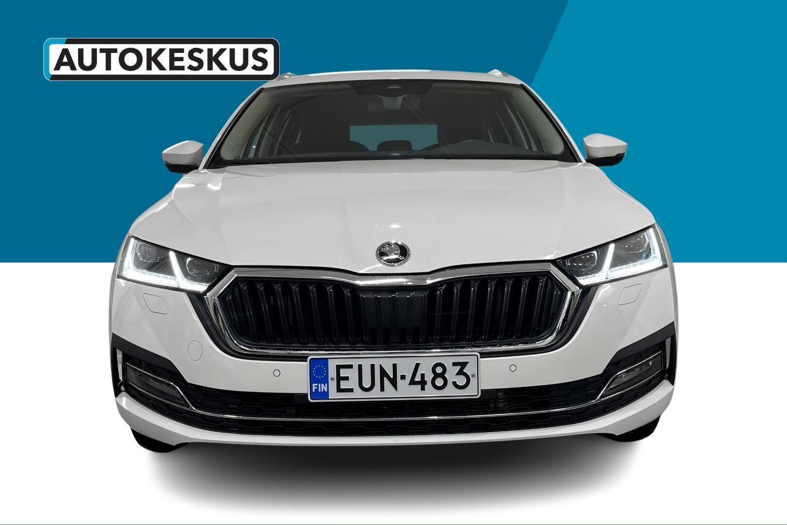 Skoda Octavia iso kuva 2