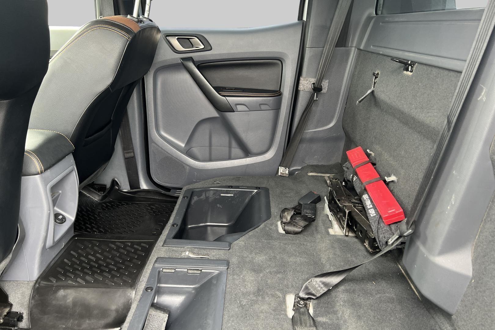 Ford Ranger iso kuva 10